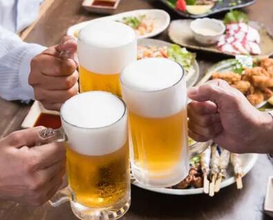 超声骨强度仪提醒经常喝啤酒好处多？可以预防骨质疏松，还可抗癌？
